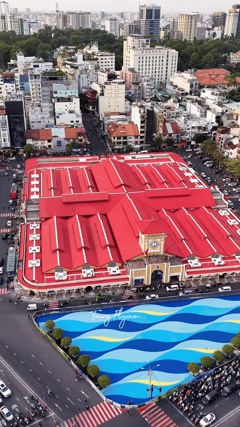 Cảnh tượng ngay lúc này tại khu chợ hơn 100 tuổi giữa TP.HCM: Nhiều người không tin vào mắt mình- Ảnh 1. Cảnh tượng ngay lúc này tại khu chợ hơn 100 tuổi giữa TP.HCM: Nhiều người không tin vào mắt mình- Ảnh 1.