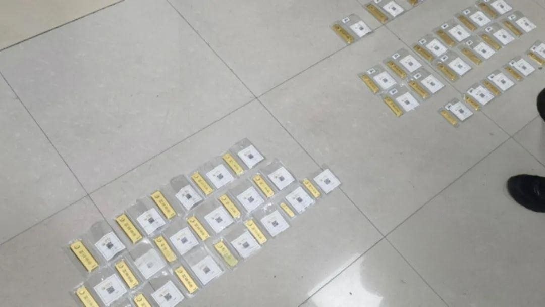 Nam thanh ni&ecirc;n chi 6 tỷ đồng mua v&agrave;ng rồi b&aacute;n lỗ 700 triệu trong 1 ng&agrave;y, c&ocirc;ng an ph&aacute;t hiện bất thường trong nh&agrave; vệ sinh- Ảnh 4.