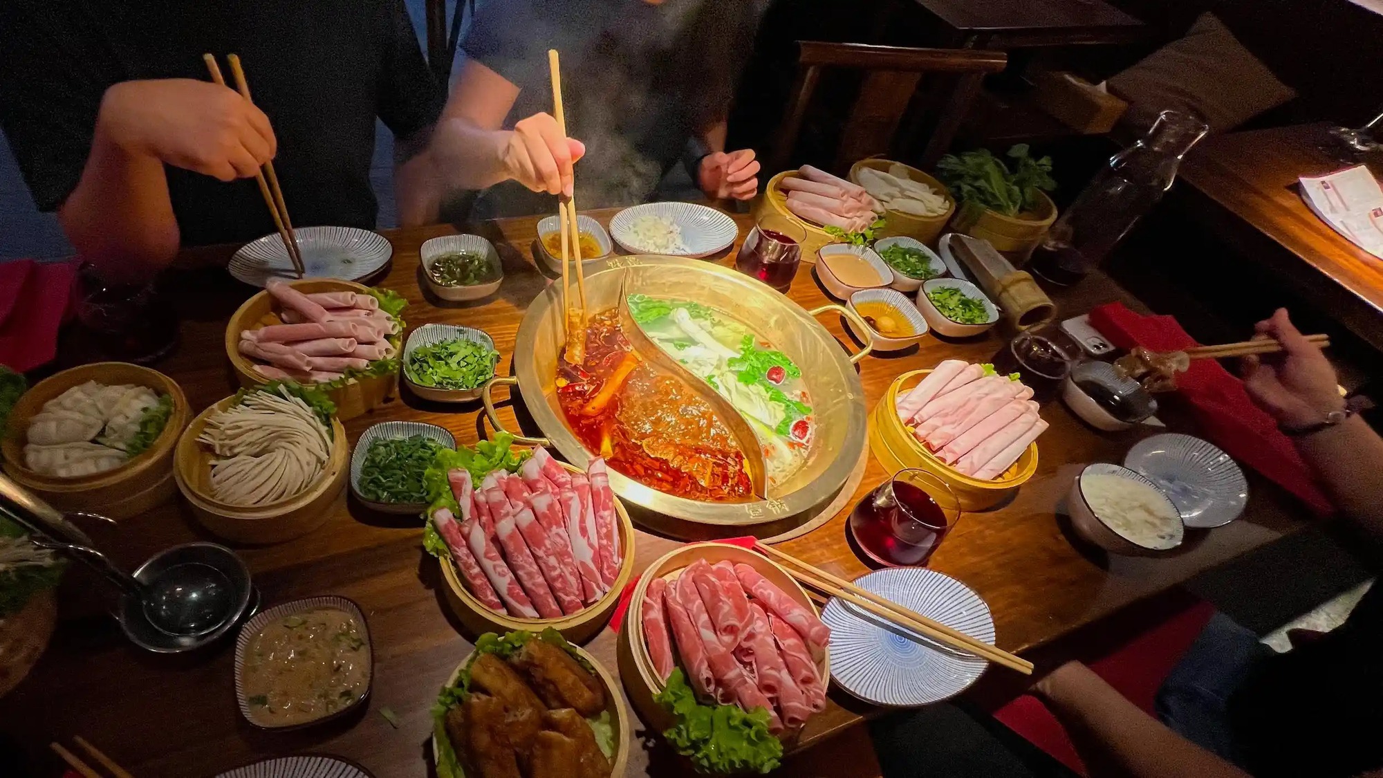 Kh&ocirc;ng ng&atilde; vẫn đau ch&acirc;n, người đ&agrave;n &ocirc;ng 40 tuổi đi kh&aacute;m b&agrave;ng ho&agrave;ng nhận tin mắc suy thận, b&aacute;c sĩ lắc đầu: &ldquo;Tại sao ăn m&oacute;n n&agrave;y nhiều thế?&rdquo;- Ảnh 3.