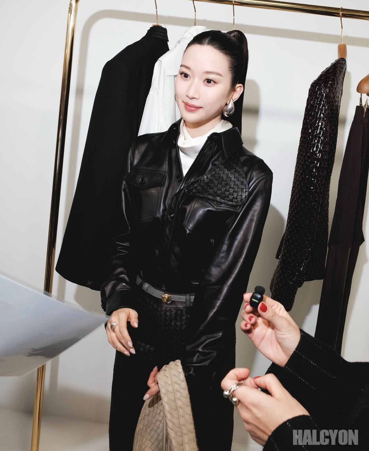 Kim Seon Ho si&ecirc;u cấp đẹp trai, Lee Young Ae - Moon Ga Young sang ng&uacute;t ng&agrave;n tại event của Bottega- Ảnh 10.