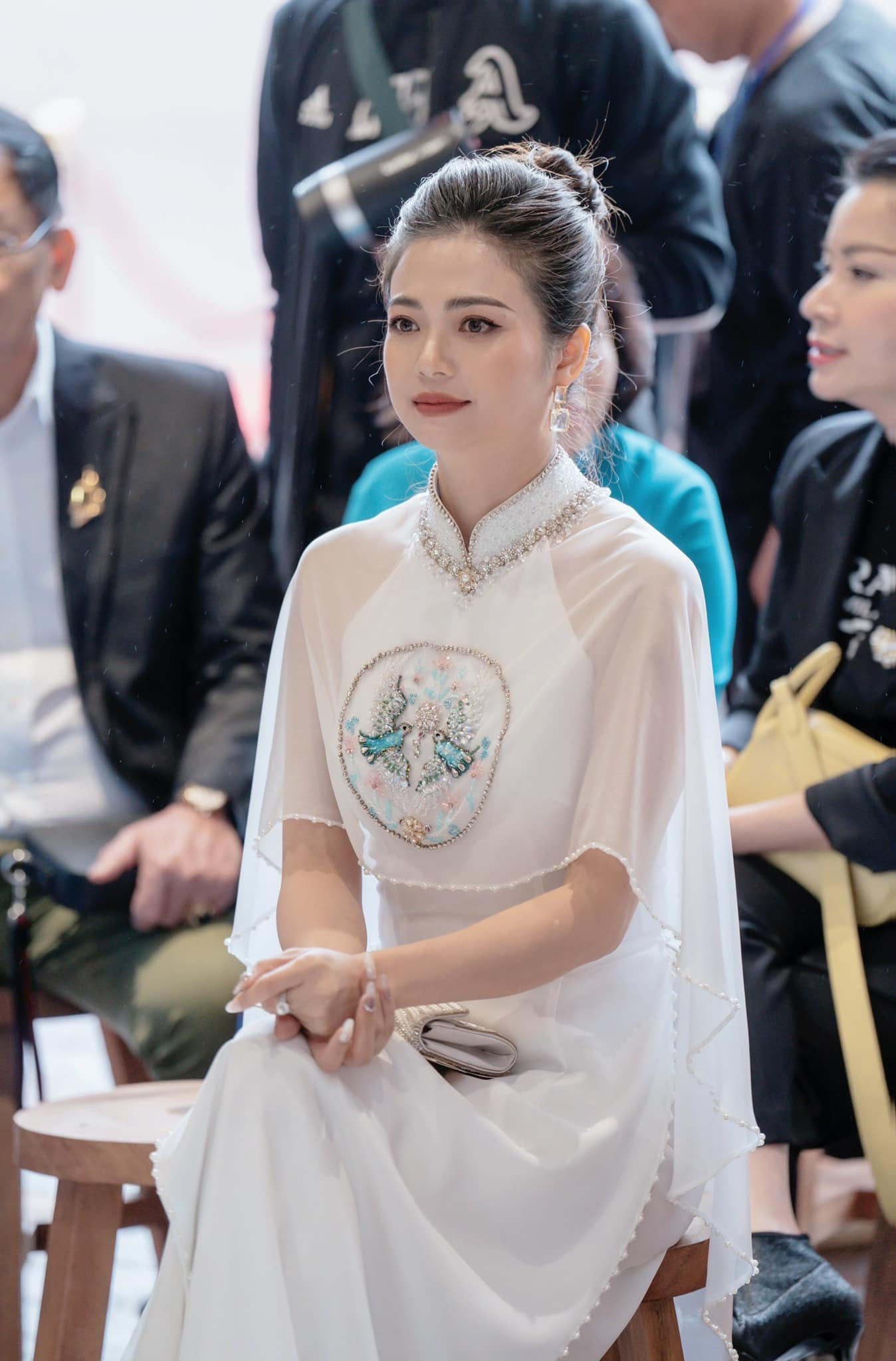 U50 vẫn trẻ như thiếu nữ, cả Vbiz có đúng 1 người: Visual quá đỗi yêu kiều, bảo sao chồng cũ lại chẳng ghen- Ảnh 3. U50 vẫn trẻ như thiếu nữ, cả Vbiz có đúng 1 người: Visual quá đỗi yêu kiều, bảo sao chồng cũ lại chẳng ghen- Ảnh 3.