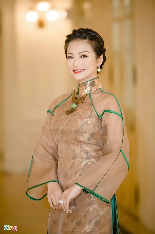 U50 vẫn trẻ như thiếu nữ, cả Vbiz có đúng 1 người: Visual quá đỗi yêu kiều, bảo sao chồng cũ lại chẳng ghen- Ảnh 4. U50 vẫn trẻ như thiếu nữ, cả Vbiz có đúng 1 người: Visual quá đỗi yêu kiều, bảo sao chồng cũ lại chẳng ghen- Ảnh 4.