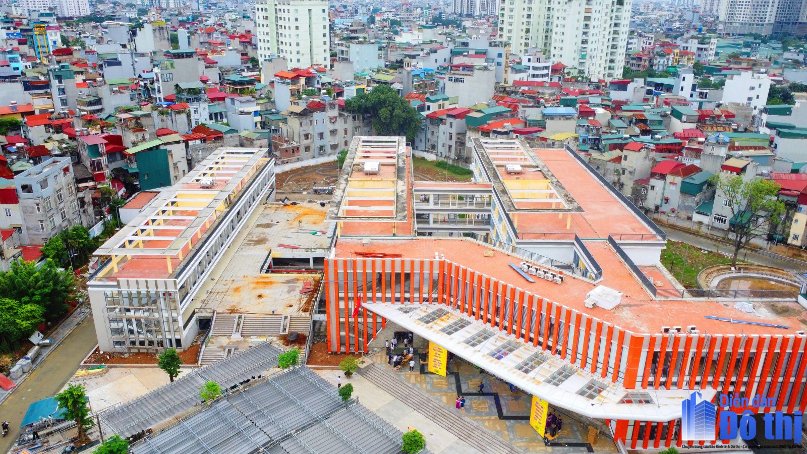 1 trường THPT c&ocirc;ng lập ở H&agrave; Nội lột x&aacute;c ho&agrave;n to&agrave;n: Từ cũ kỹ giờ TO ĐẸP qu&aacute; đỗi, bước v&agrave;o m&agrave; cứ ngỡ đang đ&oacute;ng phim thanh xu&acirc;n!- Ảnh 2.