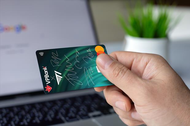 Sở hữu thẻ c&oacute; chữ k&yacute; T1 &ndash; VPBank trao đặc quyền cho cộng đồng game Việt- Ảnh 2.