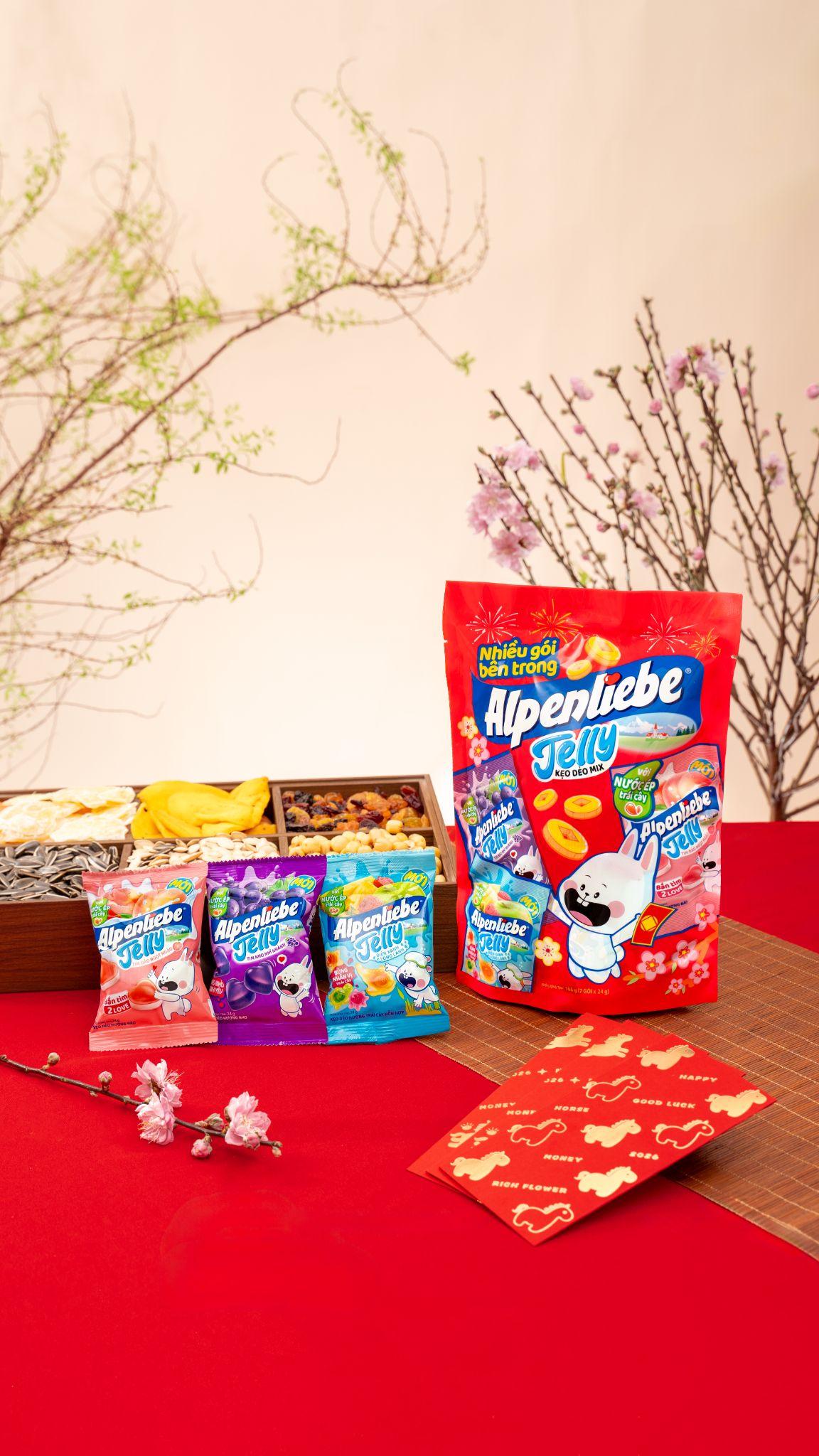 Giới trẻ h&aacute;o hức &ldquo;x&eacute; t&uacute;i m&ugrave;&rdquo;, gieo quẻ đầu năm c&ugrave;ng bộ qu&agrave; Tết s&aacute;ng tạo từ Perfetti Van Melle- Ảnh 3.