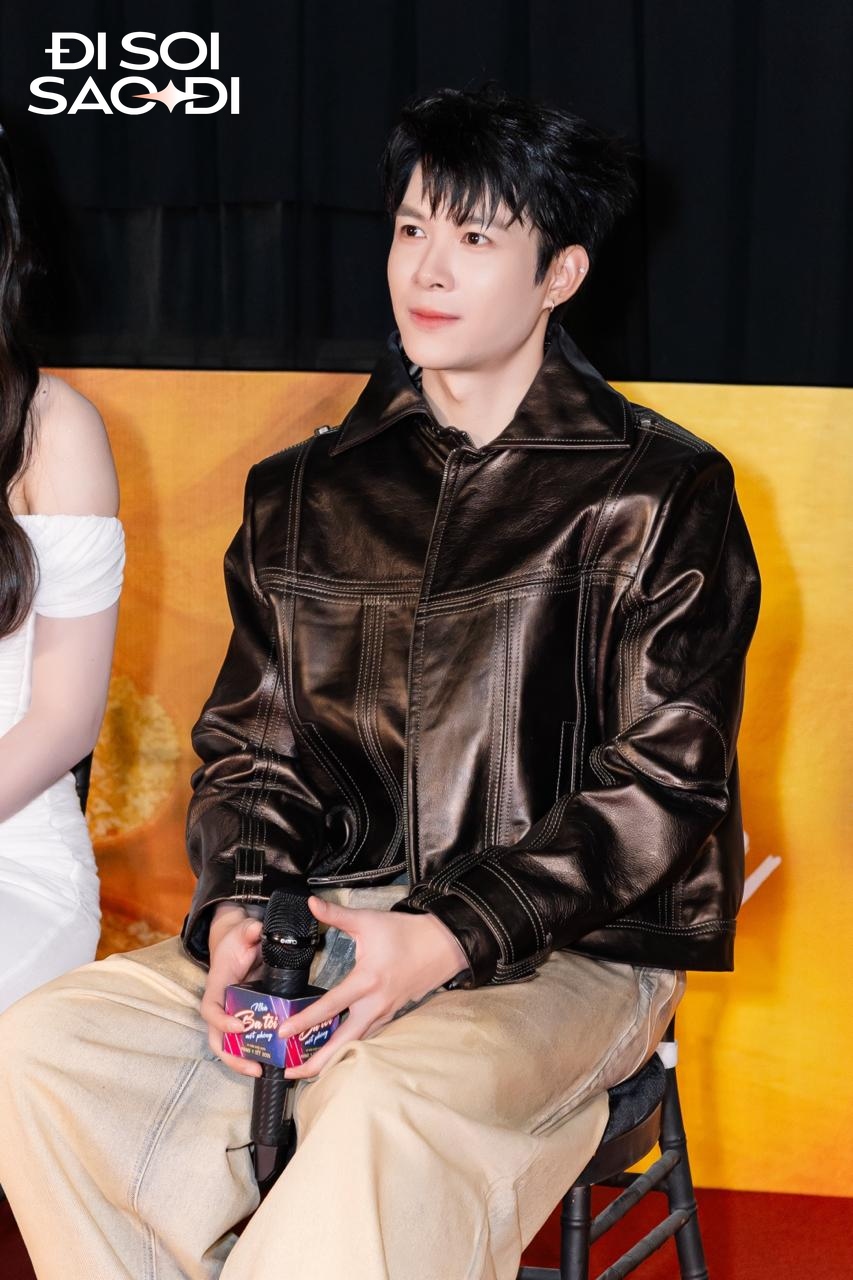 Thảm đỏ HOT nhất hôm nay: Anh Tú Atus đẹp ác liệt lấn lướt dàn sao, 1 nàng Hậu chữ sang in hẳn lên mặt- Ảnh 3. Thảm đỏ HOT nhất hôm nay: Anh Tú Atus đẹp ác liệt lấn lướt dàn sao, 1 nàng Hậu chữ sang in hẳn lên mặt- Ảnh 3.