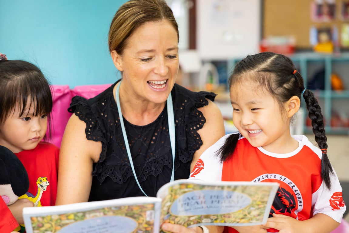 Bố mẹ người Việt, sống tại Việt Nam nhưng con k&eacute;m tiếng Việt, phụ huynh hốt hoảng l&ecirc;n mạng xin tư vấn- Ảnh 1.