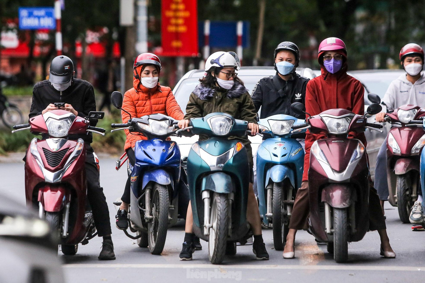 Miền Bắc tiếp tục nắng ấm trước khi chuyển mưa r&eacute;t- Ảnh 1.