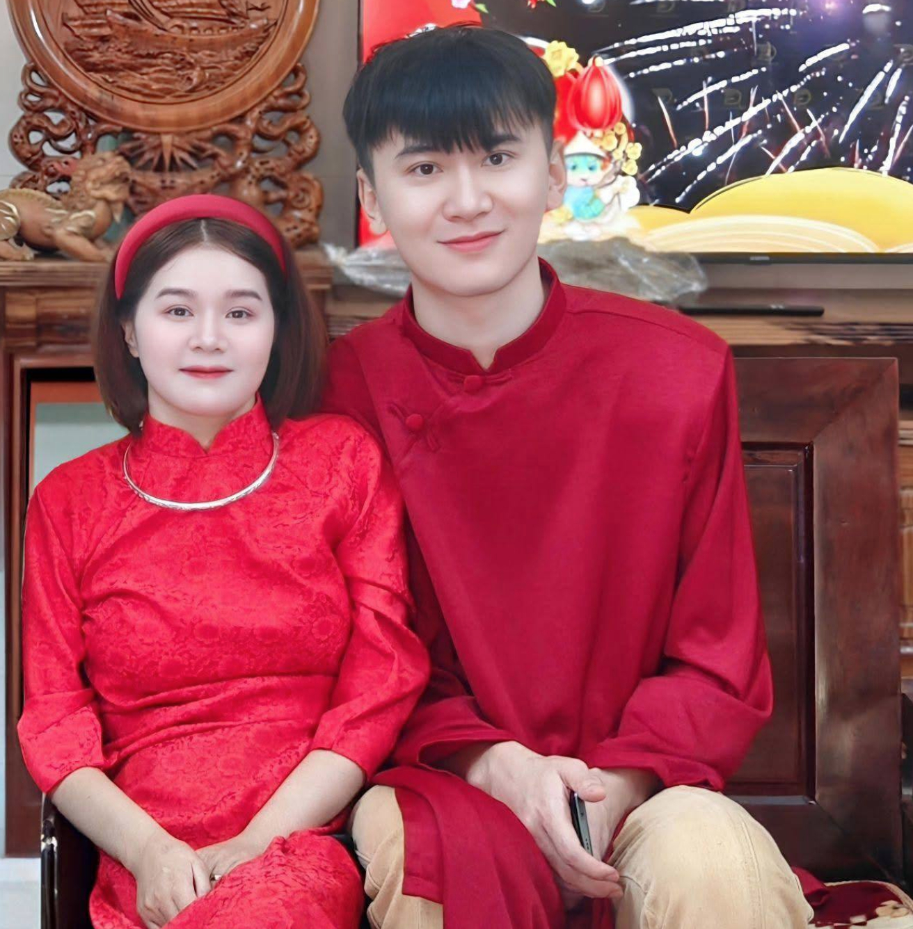 Bố mẹ chồng Trung Quốc sang gặp nàng dâu Việt bị liệt tứ chi: Hành động bất ngờ trong bữa cơm- Ảnh 1.