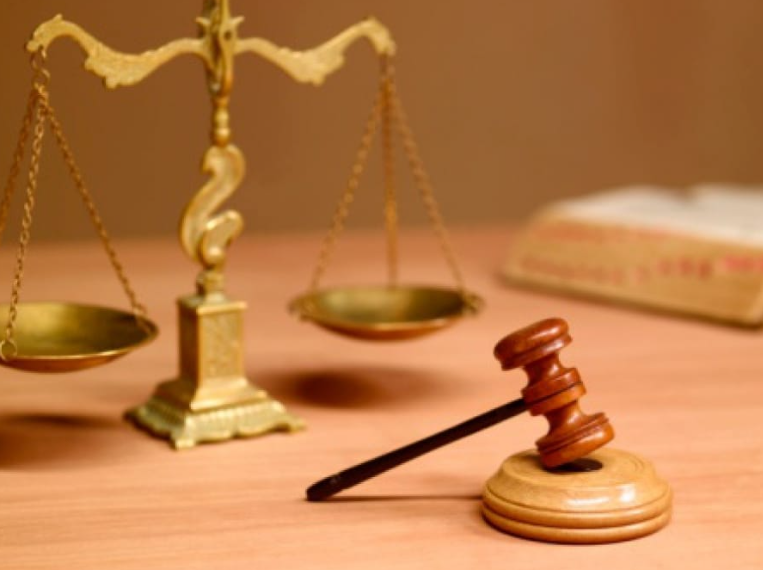 Chi 1,4 tỷ đồng mua vàng, 4 năm sau người phụ nữ đi bán lại thì bị tiệm vàng khởi kiện, tòa tuyên bố: Người bán phải đền 5 tỷ đồng- Ảnh 2. Chi 1,4 tỷ đồng mua vàng, 4 năm sau người phụ nữ đi bán lại thì bị tiệm vàng khởi kiện, tòa tuyên bố: Người bán phải đền 5 tỷ đồng- Ảnh 2.