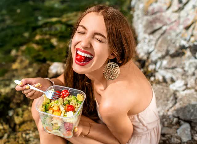 7 thay đổi lớn trong hướng dẫn chế độ ăn uống mới của Hoa Kỳ: Kh&ocirc;ng qu&aacute; xa lạ với người Việt, nhiều người th&iacute;ch ngay từ điều đầu ti&ecirc;n- Ảnh 1.