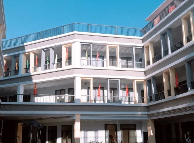 1 trường THPT c&ocirc;ng lập ở H&agrave; Nội lột x&aacute;c ho&agrave;n to&agrave;n: Từ cũ kỹ giờ TO ĐẸP qu&aacute; đỗi, bước v&agrave;o m&agrave; cứ ngỡ đang đ&oacute;ng phim thanh xu&acirc;n!- Ảnh 9.