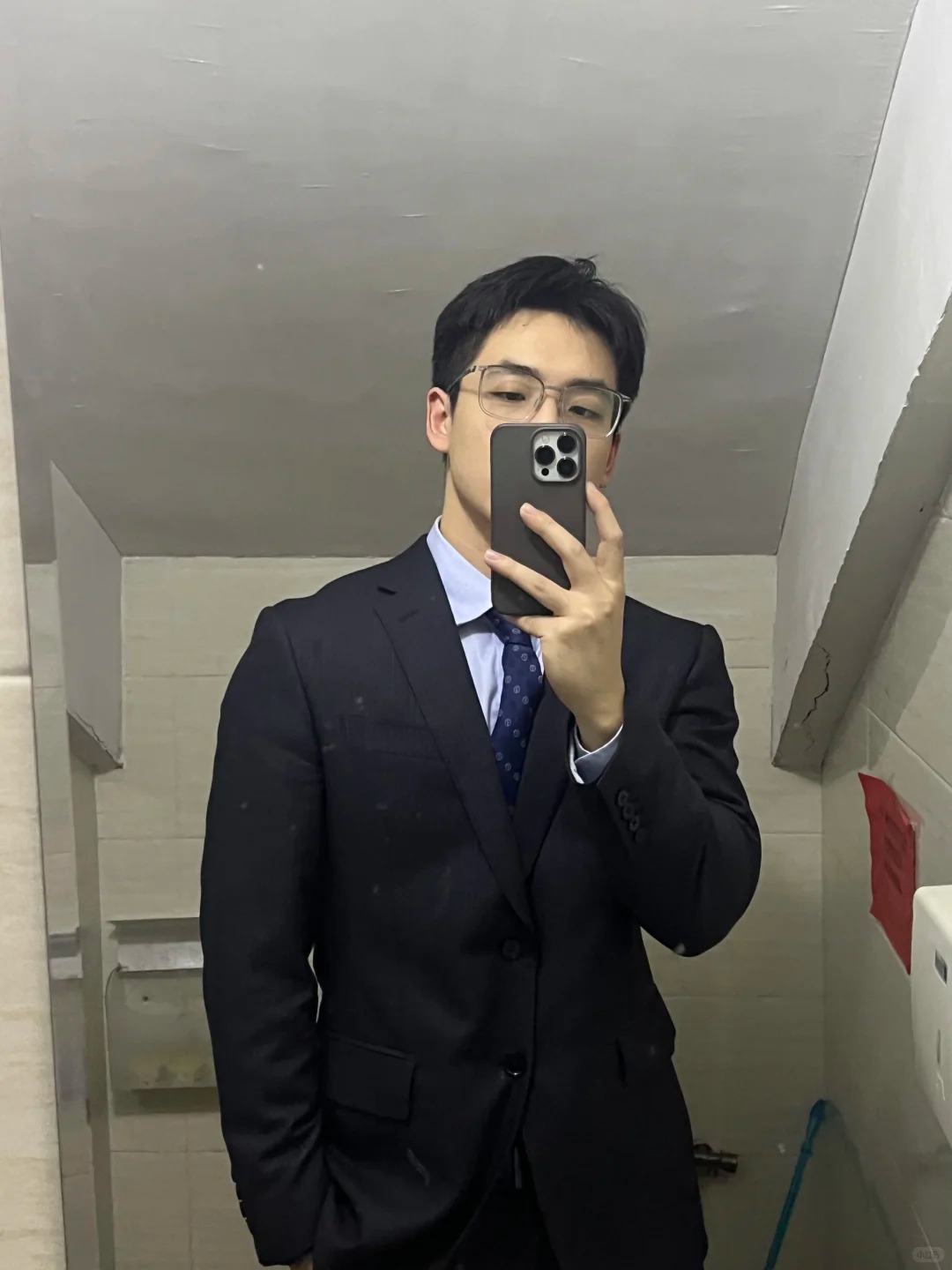 D&acirc;n ng&acirc;n h&agrave;ng tầm n&agrave;y: 19h30 đang họp - 21h mới ăn tối, c&ograve;n chuyện y&ecirc;u đương, gia đ&igrave;nh th&igrave; sao?- Ảnh 4.