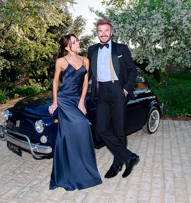 Vì sao nhà Beckham sợ nhà thông gia? Chân dung ‘tỷ phú bắt nạt’ đứng sau bài Vì sao nhà Beckham sợ nhà thông gia? Chân dung ‘tỷ phú bắt nạt’ đứng sau bài