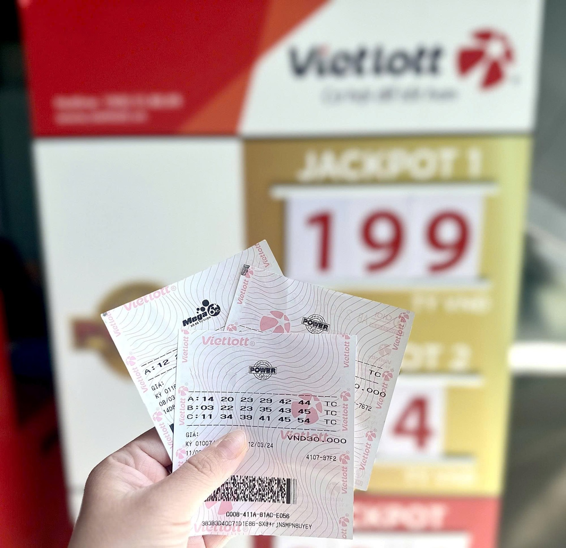 Vietlott th&ocirc;ng b&aacute;o tới tất cả người chơi xổ số- Ảnh 1.