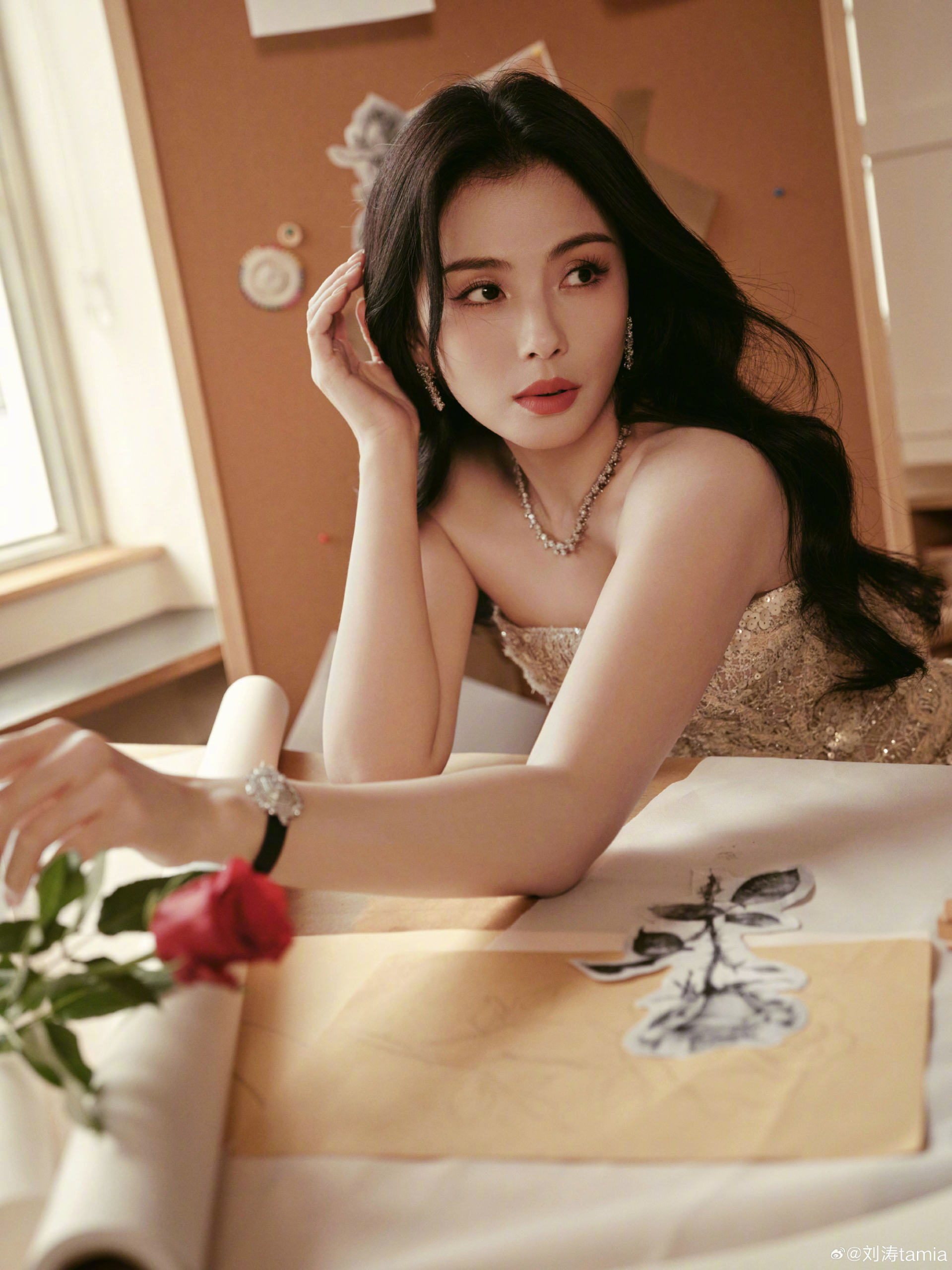 Ai giũa lại c&aacute;i nết của 5 mỹ nh&acirc;n n&agrave;y gi&ugrave;m: Đ&atilde; trả lương rẻ mạt, c&ograve;n đối xử với trợ l&yacute; như người hầu- Ảnh 2.