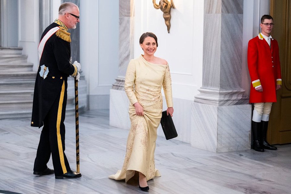 Vương hậu Mary khởi đầu 2026: Diện lại vương miện chế từ thắt lưng cổ, thần th&aacute;i tuổi 53 khiến ai cũng phải xu&yacute;t xoa- Ảnh 8.