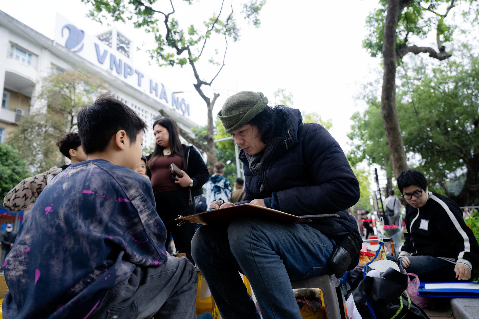 Một dịch vụ ở Hồ Gươm hốt bạc dịp Tết dương lịch, ung dung Một dịch vụ ở Hồ Gươm hốt bạc dịp Tết dương lịch, ung dung