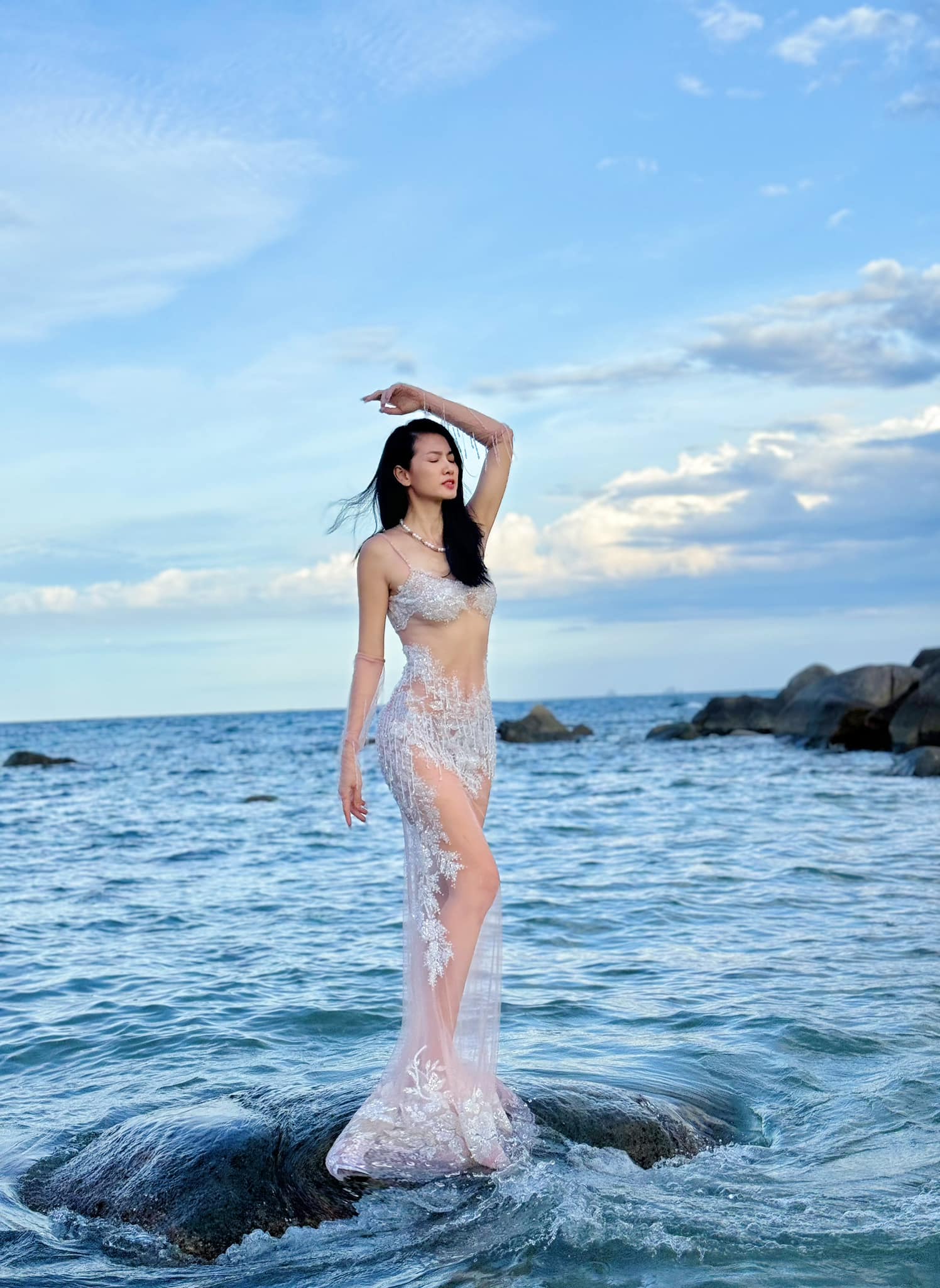 Nhan sắc trẻ đẹp của nữ nghệ sĩ 43 tuổi l&agrave; mẹ đơn th&acirc;n, 