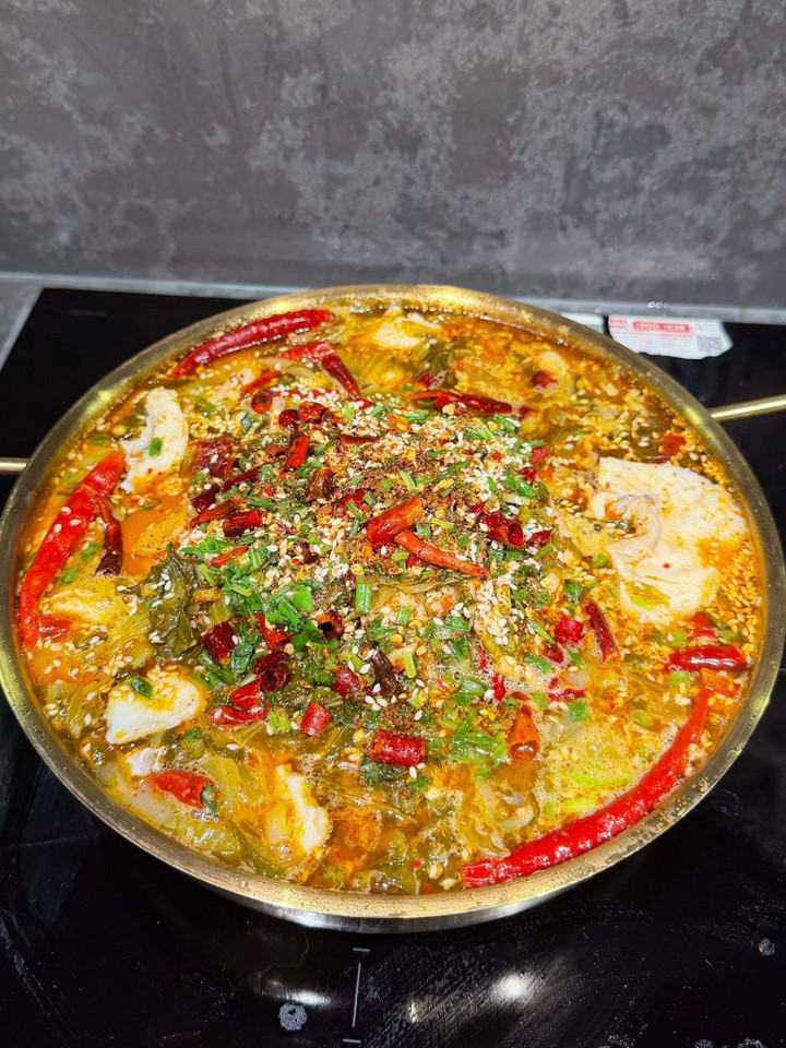 Kh&ocirc;ng c&oacute; b&aacute;nh kem th&agrave;nh tựu, gen Z H&agrave; Nội khoe "m&acirc;m cơm th&agrave;nh tựu 2025"- Ảnh 8.