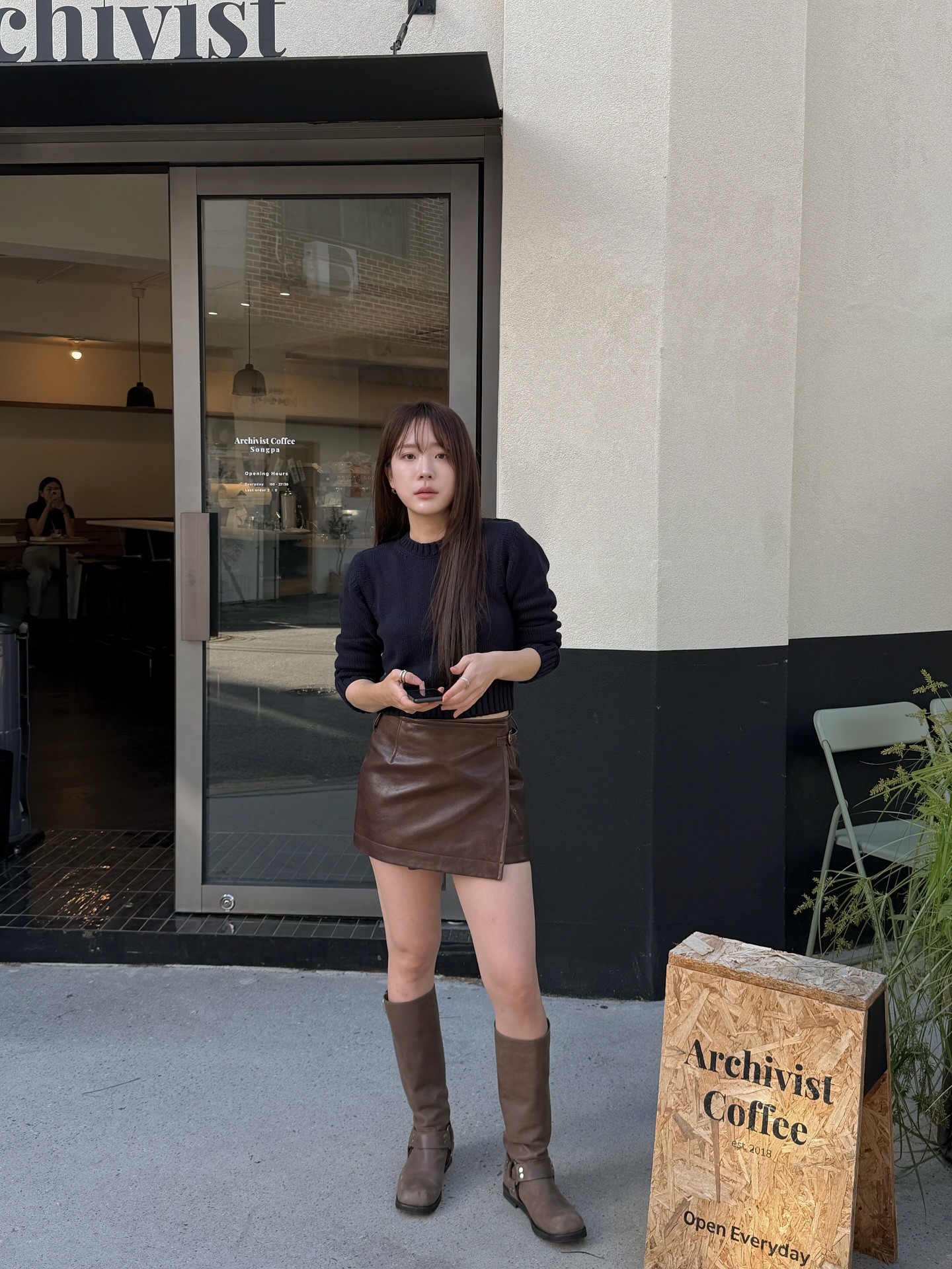 5 kiểu chân váy ngắn sang trọng nhất, phụ nữ ở mọi độ tuổi đều có thể mặc đẹp Tết này- Ảnh 8.