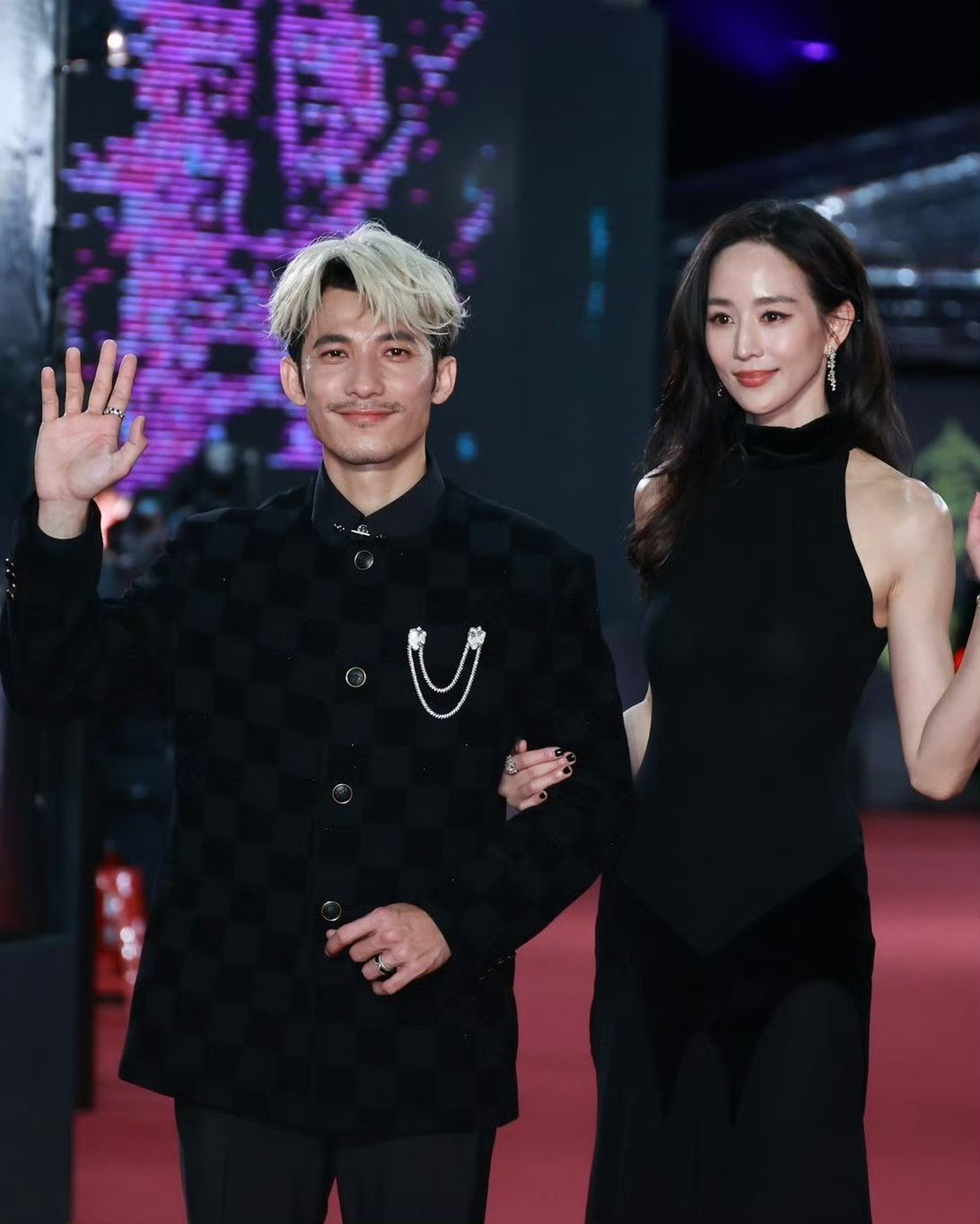 Mỹ nhân mê đắm Liên Bỉnh Phát: Làn da U50 như bị thời gian quên lãng, bí quyết đến từ 1 vật nhỏ- Ảnh 1. Mỹ nhân mê đắm Liên Bỉnh Phát: Làn da U50 như bị thời gian quên lãng, bí quyết đến từ 1 vật nhỏ- Ảnh 1.