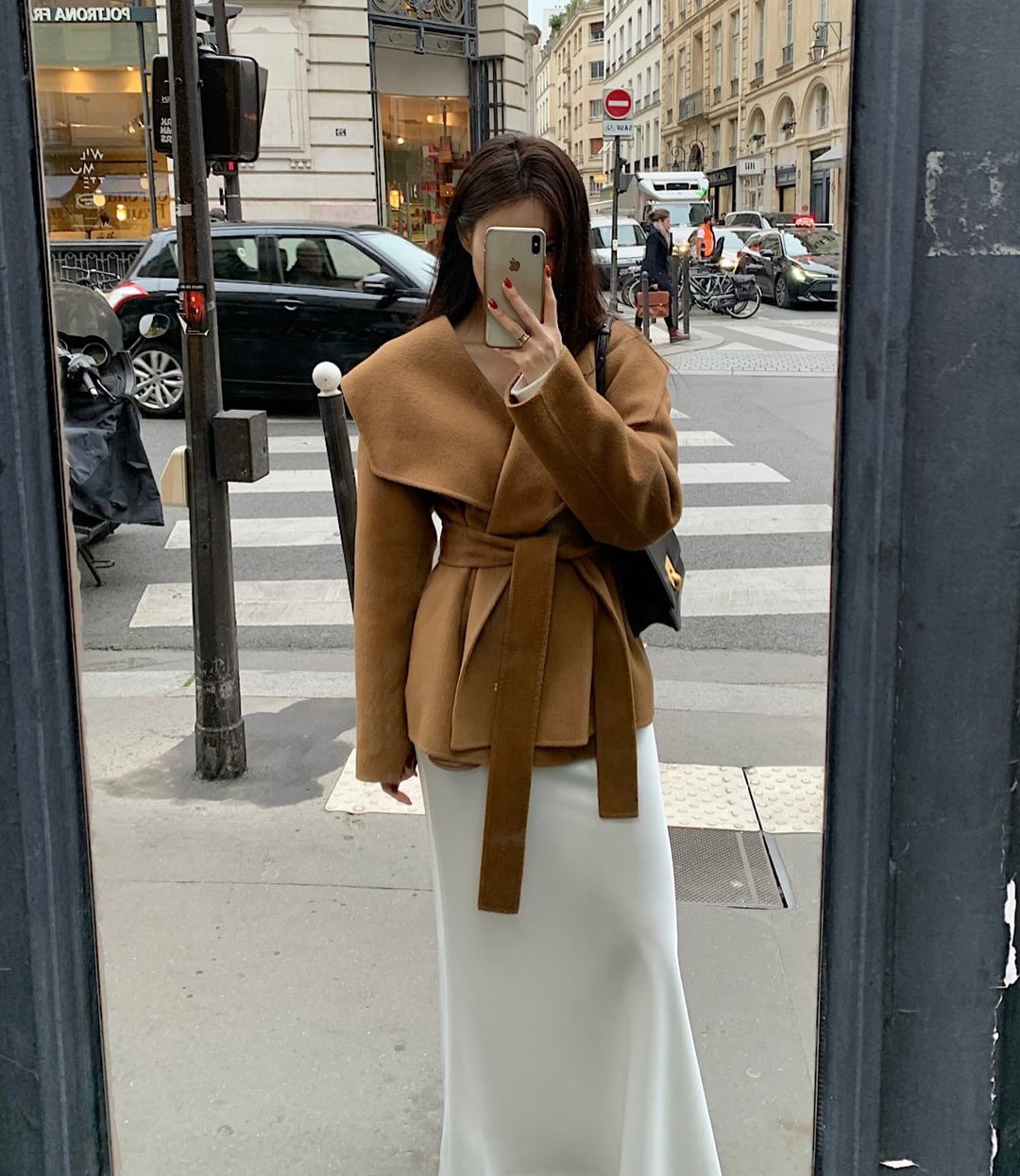 Mặc blazer m&atilde;i cũng ch&aacute;n, chị em n&ecirc;n sắm 4 kiểu &aacute;o kho&aacute;c n&agrave;y để style s&agrave;nh điệu tươi mới hơn- Ảnh 1.