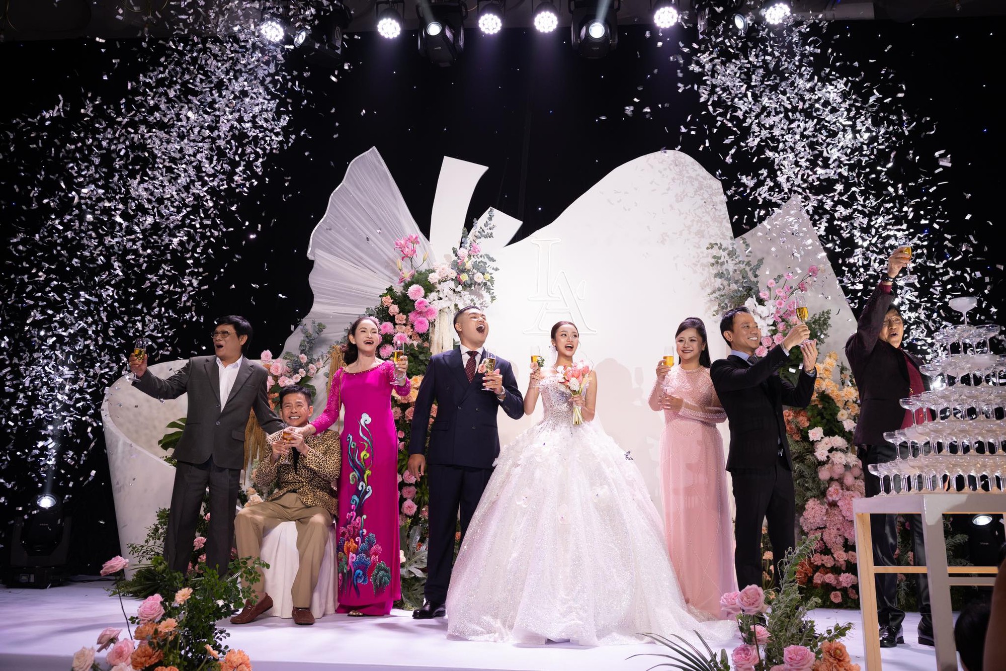 Con trai NS Tấn Beo có tin vui sau 1 tuần tổ chức đám cưới?- Ảnh 5. Con trai NS Tấn Beo có tin vui sau 1 tuần tổ chức đám cưới?- Ảnh 5.