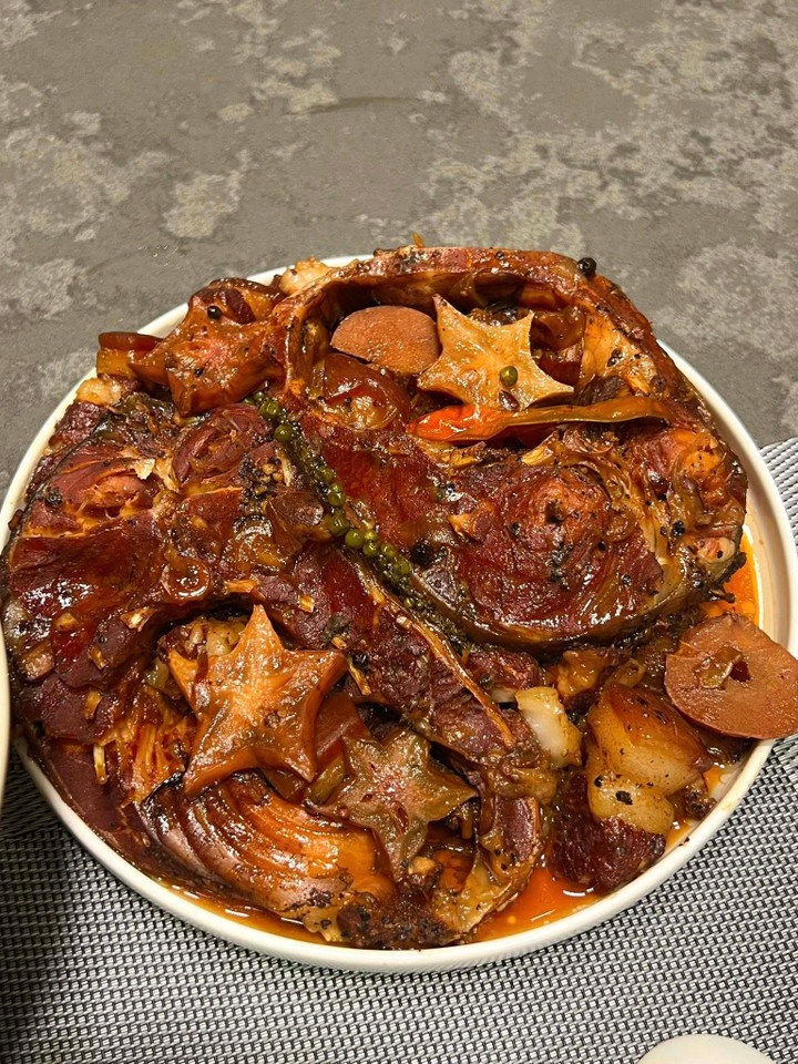 Kh&ocirc;ng c&oacute; b&aacute;nh kem th&agrave;nh tựu, gen Z H&agrave; Nội khoe "m&acirc;m cơm th&agrave;nh tựu 2025"- Ảnh 14.