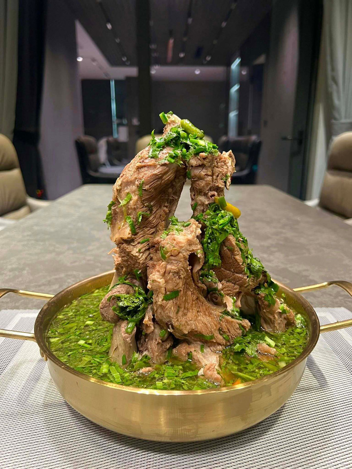 Kh&ocirc;ng c&oacute; b&aacute;nh kem th&agrave;nh tựu, gen Z H&agrave; Nội khoe "m&acirc;m cơm th&agrave;nh tựu 2025"- Ảnh 18.