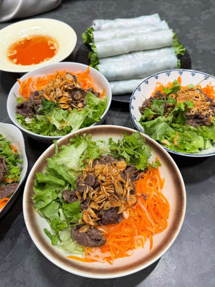 Kh&ocirc;ng c&oacute; b&aacute;nh kem th&agrave;nh tựu, gen Z H&agrave; Nội khoe "m&acirc;m cơm th&agrave;nh tựu 2025"- Ảnh 13.