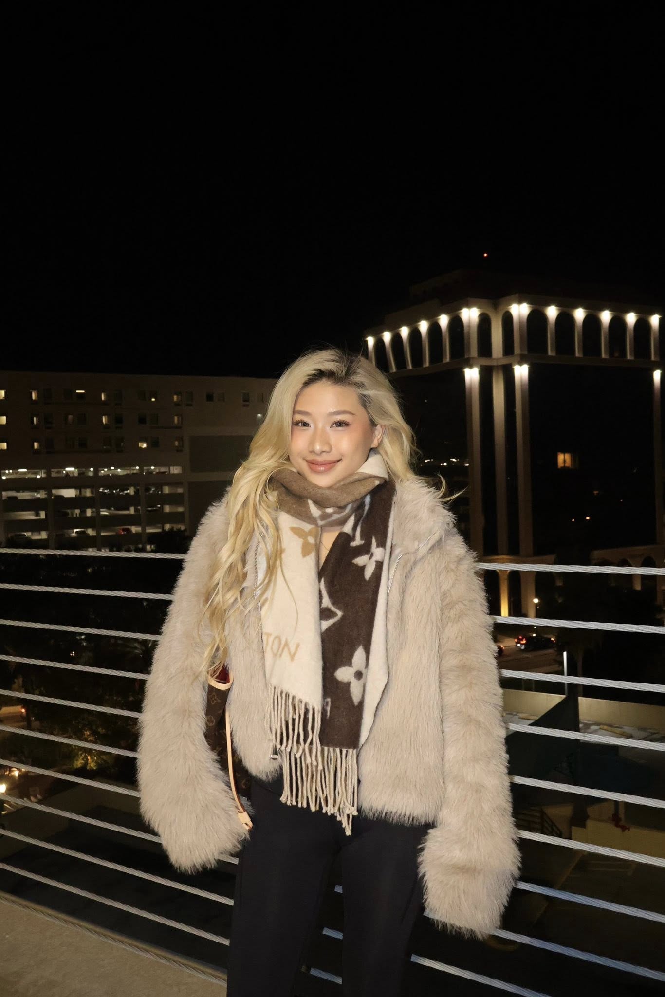 C&oacute; một điều kh&ocirc;ng thể ch&ecirc; Louis Phạm, đ&oacute; l&agrave; xinh!- Ảnh 1.