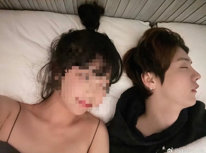 Thêm "Hồng tỷ" gây sốc, tự xưng quan hệ mập mờ với loạt mỹ nam- Ảnh 2. Thêm "Hồng tỷ" gây sốc, tự xưng quan hệ mập mờ với loạt mỹ nam- Ảnh 2.