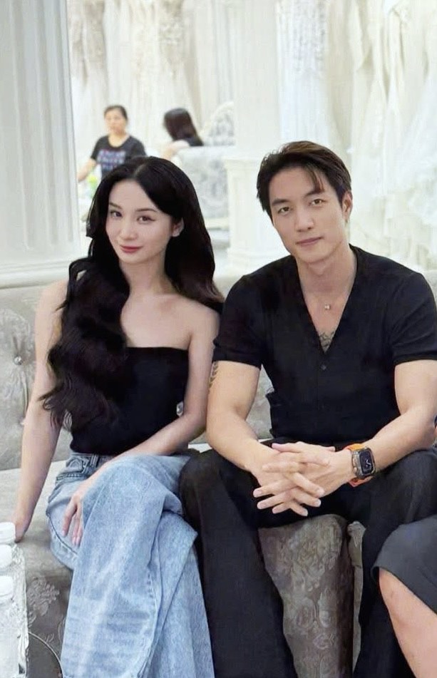 Drama tình ái mở bát đầu năm: Cặp Vbiz vướng tin đã toang, gái xinh nghi đã có tình trẻ- Ảnh 1. Drama tình ái mở bát đầu năm: Cặp Vbiz vướng tin đã toang, gái xinh nghi đã có tình trẻ- Ảnh 1.