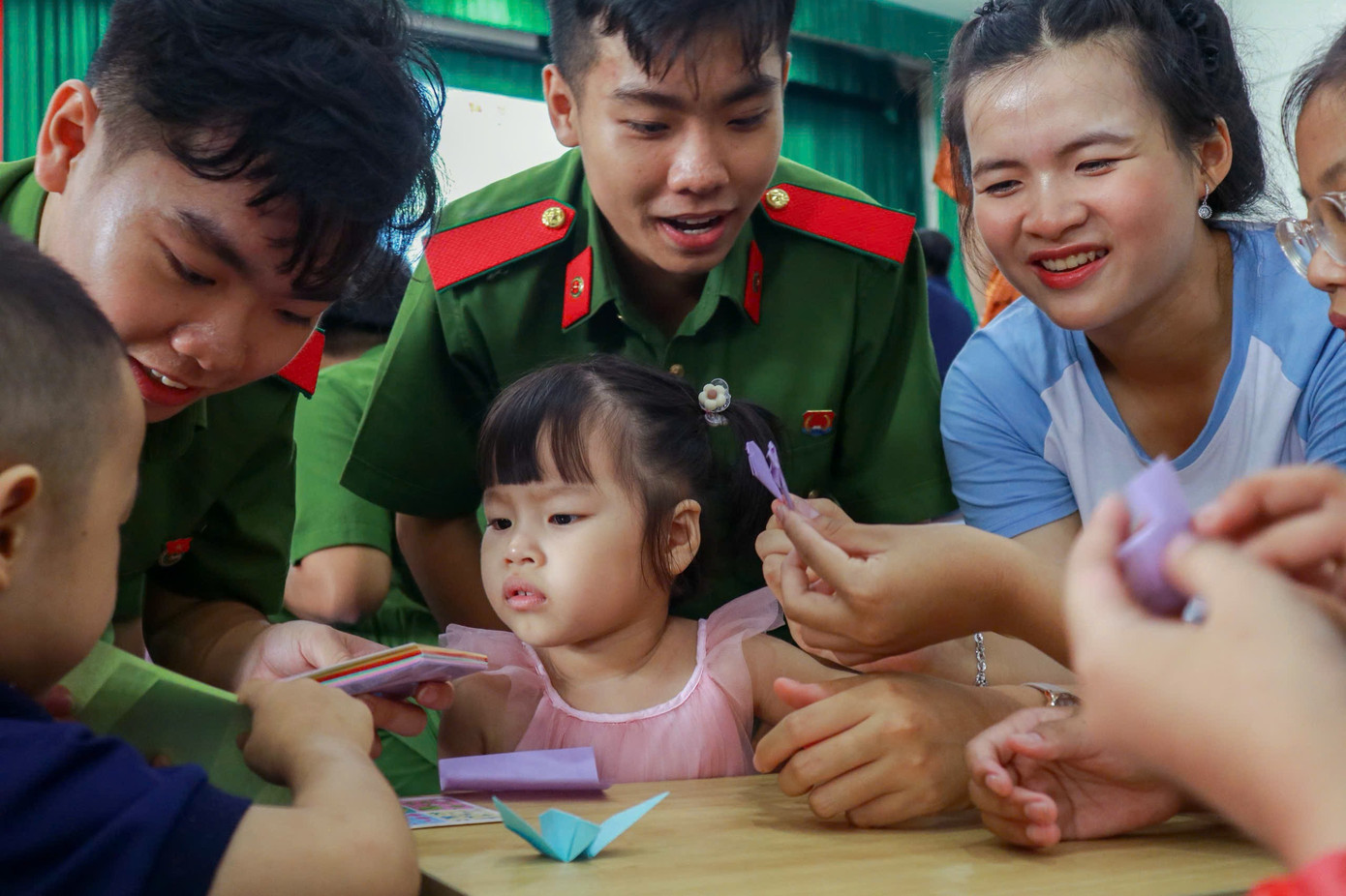 Chuyện của cặp song sinh "Sinh vi&ecirc;n 5 tốt"- Ảnh 2.