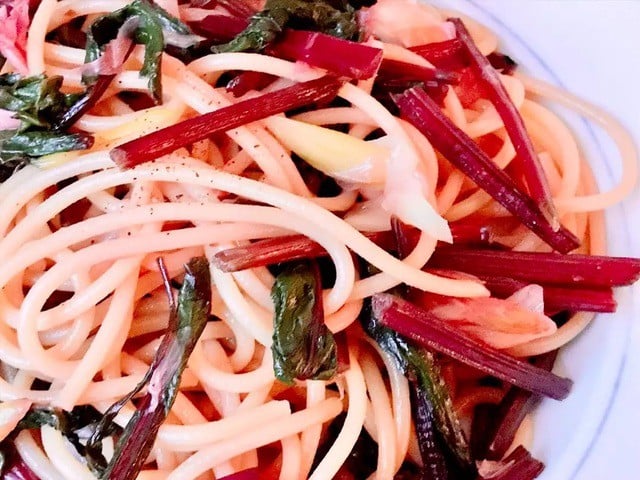 Loại rau được ca ngợi &ldquo;tốt nhất thế giới&rdquo; ở Việt Nam lại rẻ b&egrave;o, ra chợ l&agrave; thấy- Ảnh 2.