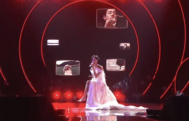 Bản hit giúp mỹ nhân nóng bỏng đổi đời ngoạn mục: Thoát kiếp flop suốt 5 năm, soán ngôi nữ hoàng số 1 làng nhạc- Ảnh 3.