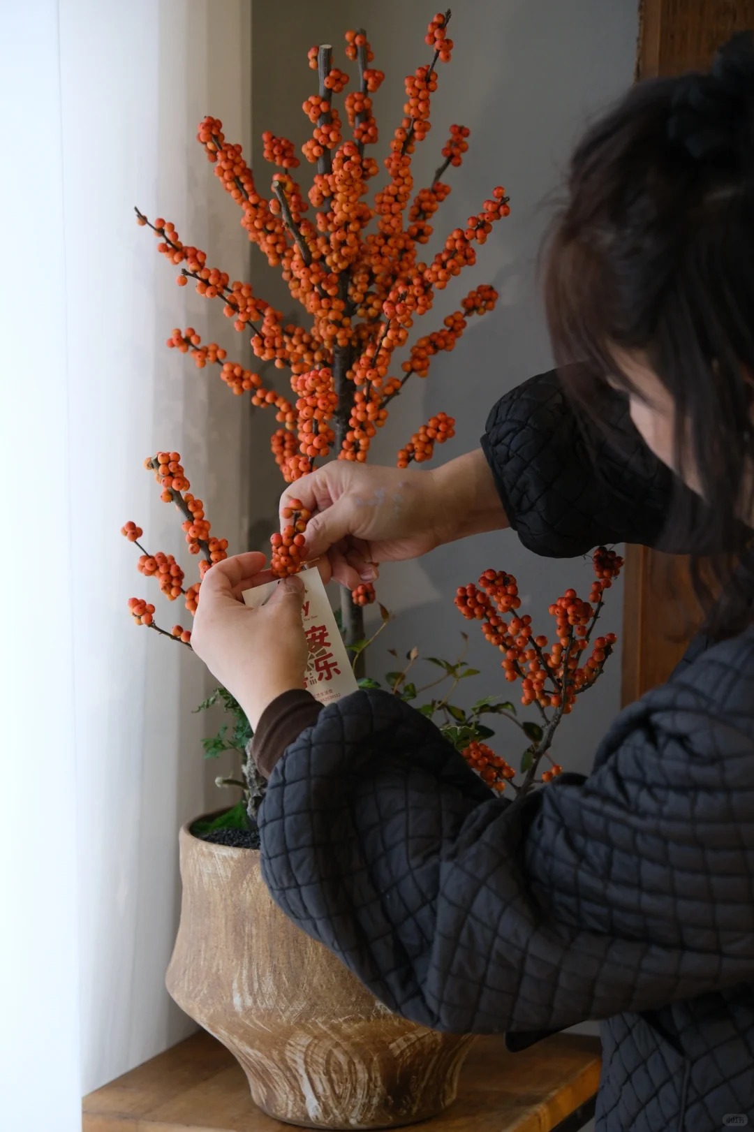 Tết đừng chỉ chơi đ&agrave;o, h&atilde;y thử cắm b&igrave;nh đ&agrave;o đ&ocirc;ng "cam Herm&egrave;s": M&agrave;u của gi&agrave;u sang v&agrave; b&iacute; k&iacute;p "3 kh&ocirc;ng" gi&uacute;p quả căng mọng cả th&aacute;ng kh&ocirc;ng rụng- Ảnh 23.