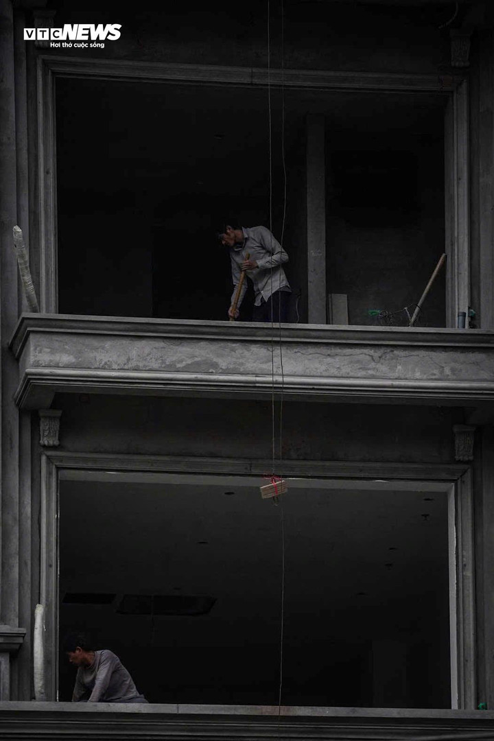 Thi c&ocirc;ng xuy&ecirc;n Tết, cắt gọt nh&agrave; mặt phố Đ&ecirc; La Th&agrave;nh để mở rộng đường V&agrave;nh đai 1- Ảnh 5.