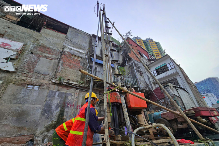 Thi c&ocirc;ng xuy&ecirc;n Tết, cắt gọt nh&agrave; mặt phố Đ&ecirc; La Th&agrave;nh để mở rộng đường V&agrave;nh đai 1- Ảnh 7.