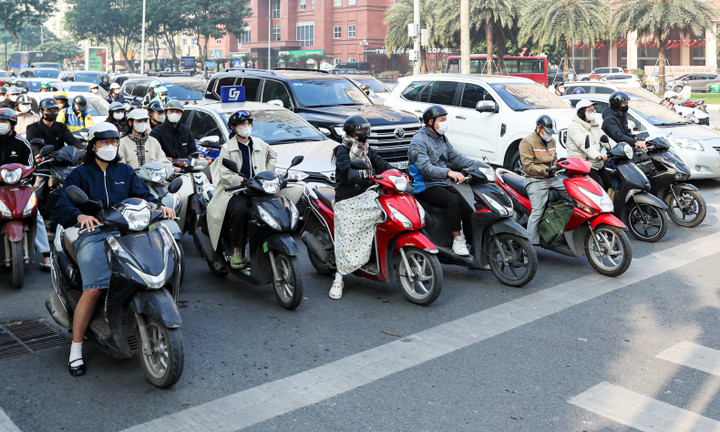 Những quyết s&aacute;ch l&agrave;m thay đổi &yacute; thức giao th&ocirc;ng của người d&acirc;n năm 2025- Ảnh 1.