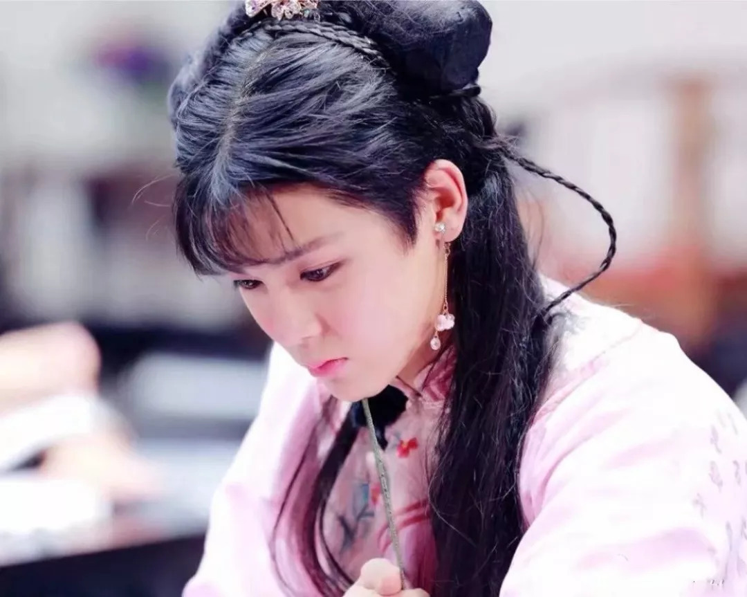 Màn giả gái đang viral khắp cõi mạng vì đẹp hơn cả tuyệt sắc giai nhân- Ảnh 4. Màn giả gái đang viral khắp cõi mạng vì đẹp hơn cả tuyệt sắc giai nhân- Ảnh 4.