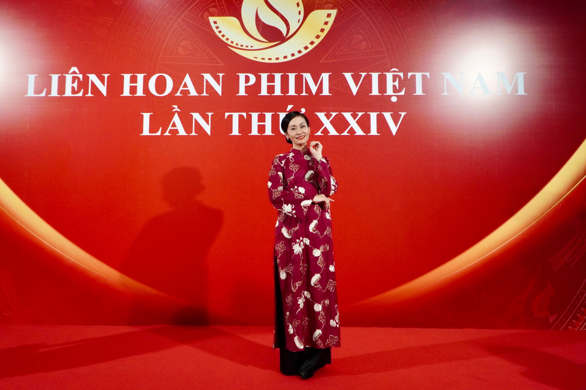 Nữ bi&ecirc;n kịch phim Việt "hot" hiện nay: Từng &aacute;m ảnh v&agrave; sợ h&atilde;i khi con về trễ, dạy con b&agrave;i học vượt c&aacute;m dỗ qu&aacute; hay!- Ảnh 1.