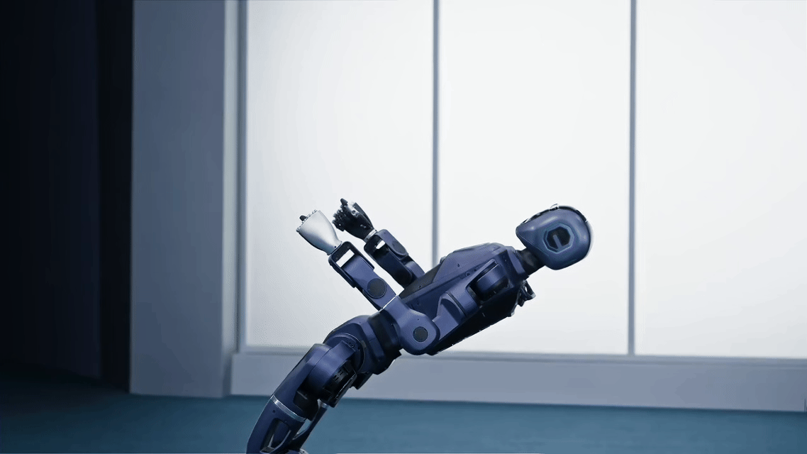 Robot hình người 'Made in Vietnam' thế hệ thứ 2 của tỷ phú Phạm Nhật Vượng chính thức ra mắt: Có thể tự sạc pin - không cần con người hỗ trợ- Ảnh 3. Robot hình người 'Made in Vietnam' thế hệ thứ 2 của tỷ phú Phạm Nhật Vượng chính thức ra mắt: Có thể tự sạc pin - không cần con người hỗ trợ- Ảnh 3.