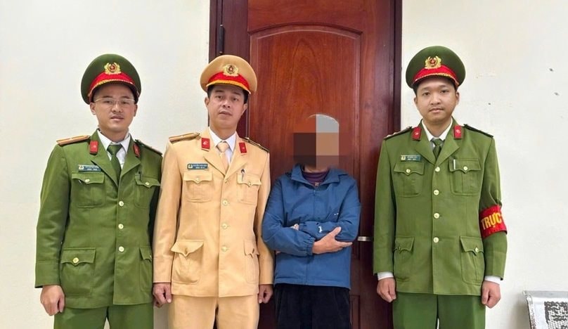 Đứng trước mặt c&ocirc;ng an nhưng vẫn quyết chuyển 112 triệu đồng cho lừa đảo- Ảnh 1.