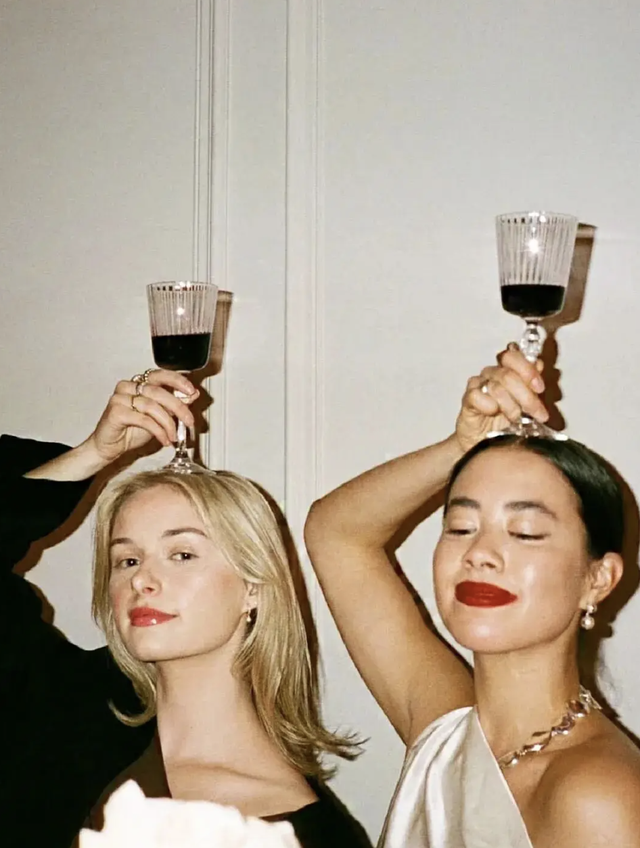 Năm 2026 muốn "trộm v&iacute;a" cả năm tiền đầy t&uacute;i, t&igrave;nh đầy tim: Phụ nữ kh&ocirc;n ngoan &acirc;m thầm l&agrave;m 10 điều n&agrave;y mỗi s&aacute;ng- Ảnh 2.