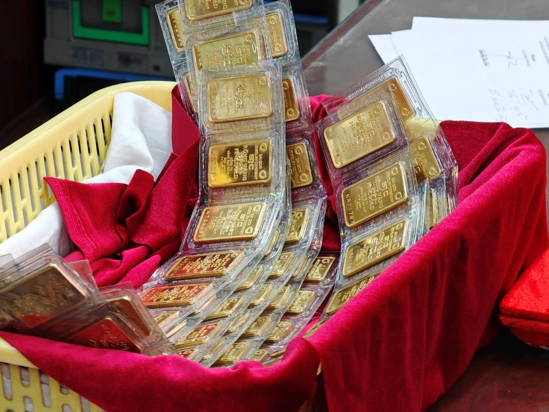 Gi&aacute; v&agrave;ng SJC thấp nhất hơn 1 th&aacute;ng qua- Ảnh 1.