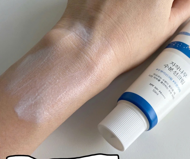 5 kem chống nắng quanh năm bán chạy tại Olive Young: Chung 1 công thức khiến dân tình mê không dứt nổi- Ảnh 4.