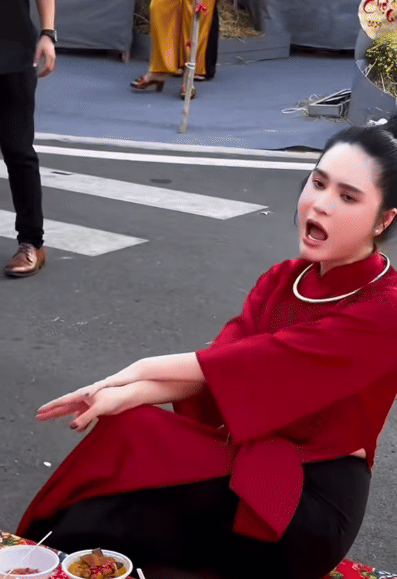 Gần Tết, Đoàn Di Băng Gần Tết, Đoàn Di Băng