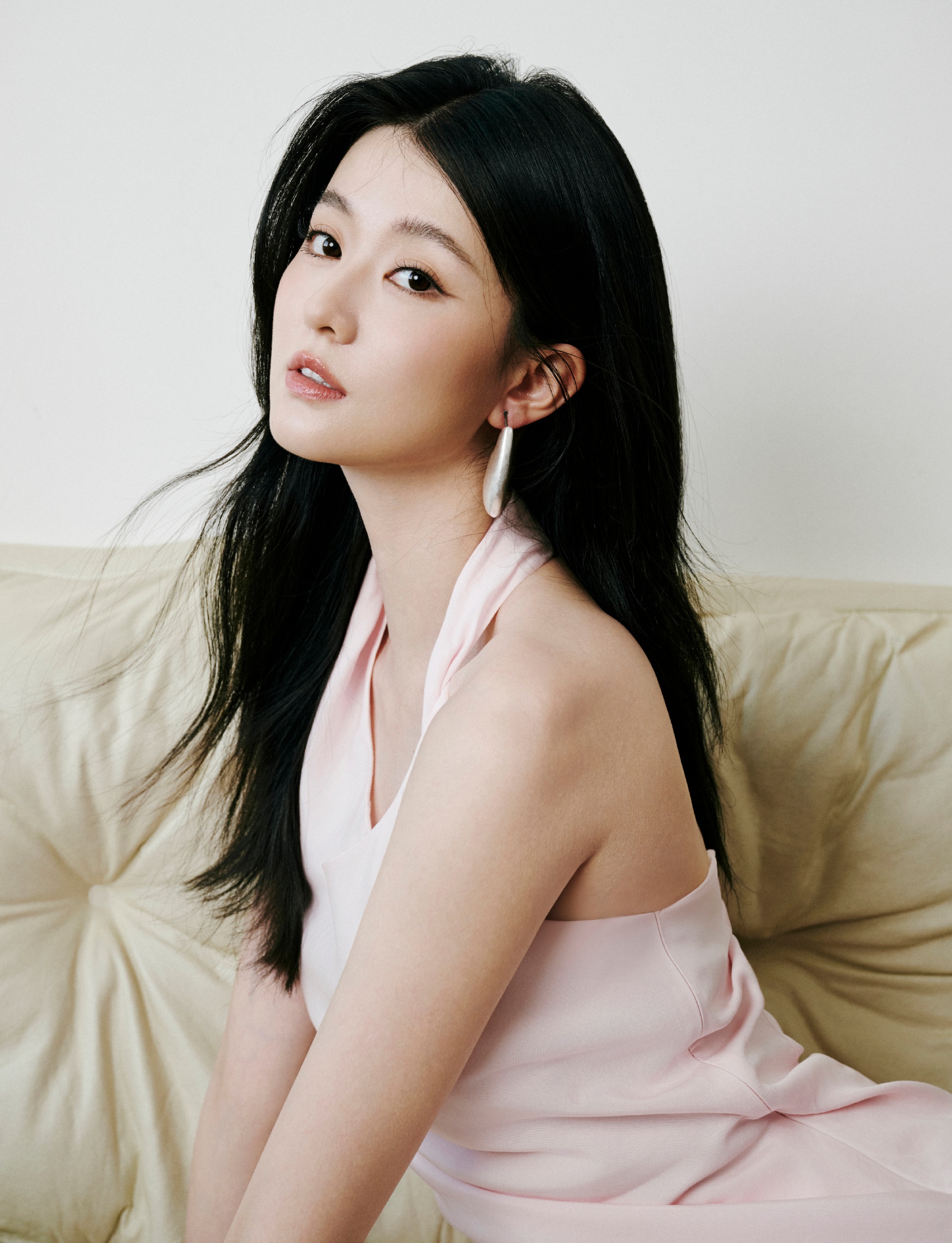 Mỹ nhân bỏ showbiz, cưới thiếu tập đoàn bất động sản nghìn tỷ: Không sung sướng như người đời tưởng tượng!- Ảnh 4. Mỹ nhân bỏ showbiz, cưới thiếu tập đoàn bất động sản nghìn tỷ: Không sung sướng như người đời tưởng tượng!- Ảnh 4.